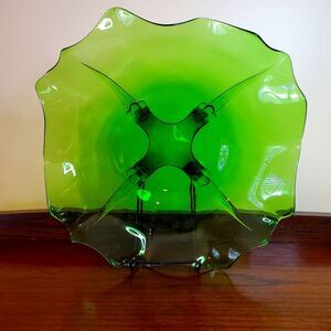 Vintage Green Ruffle Wavy Footed Fruit Bowl Cambridge Glass